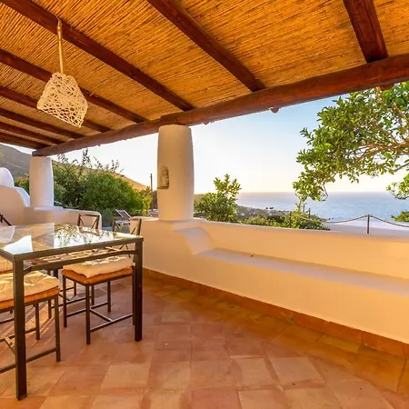 Vakantiehuis Le Casette Di Malfa (Salina)