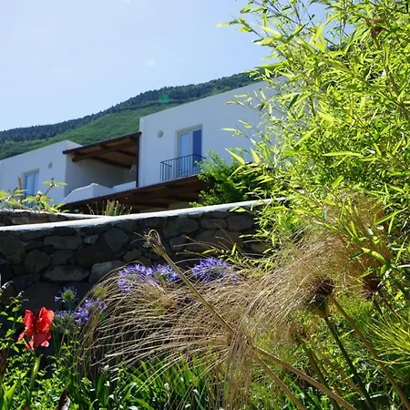 Le Casette Di Malfa (Salina)